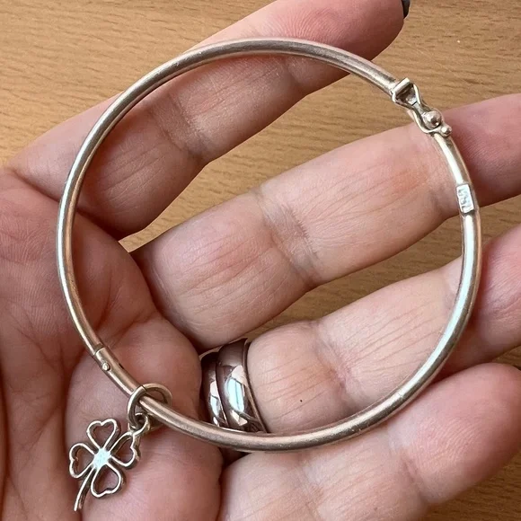 VINTAGE 850 SILVER CHILD BANGLE BRACELET WITH SHAMROCK CHARM SECURE LOCK UNIQUE
